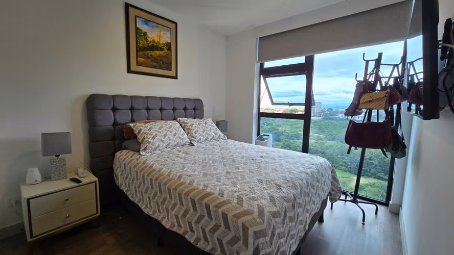 Alquiler de apartamento con espectaculares vistas en La Sabana - Imagen 8