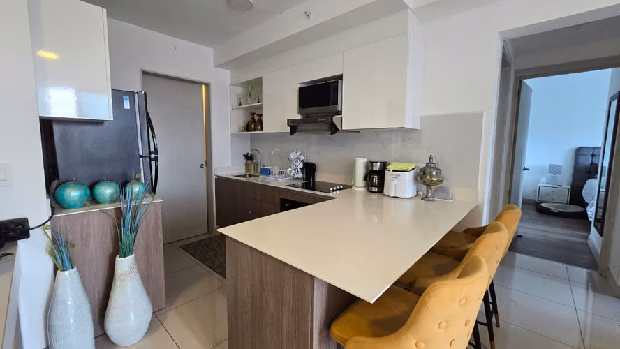 Alquiler de apartamento con espectaculares vistas en La Sabana - Imagen 2