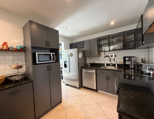 Venta Amplio Apartamento en Condominio La Alhambra - Imagen 6