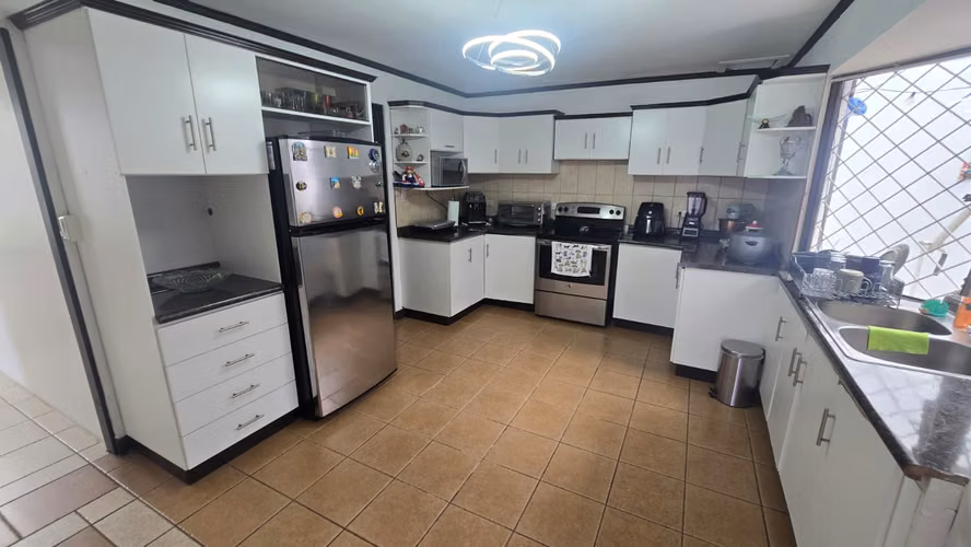 Casa Esquinera en Residencial El Cedral (ID 42854 ) - Imagen 9