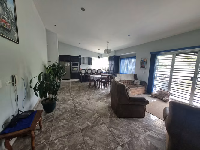 Casa con terreno amplio en venta en Coronado 21610 - Imagen 9