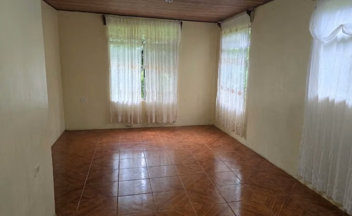 Casa en Venta con Amplio Terreno en Venecia de San Carlos: Naturaleza, Espacio y Tranquilidad - Imagen 4