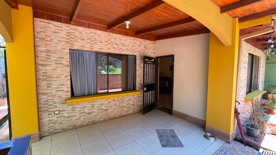 Venta de casa independiente con 4 habitaciones. San Isidro de Heredia - Imagen 3