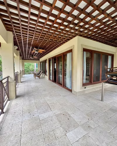 Propiedad Comercial y de lujo en venta Santa Ana - Imagen 2