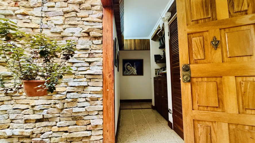 Venta Casa Independiente en Guayabos, Curridabat - Imagen 8