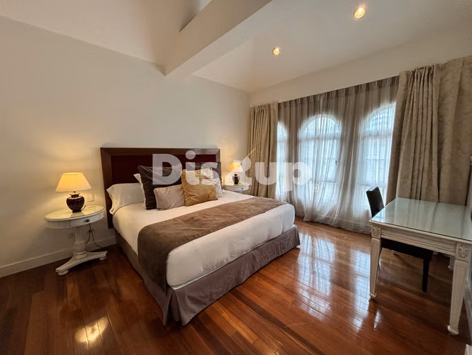 Alquiler de apartamento de lujo amueblado. 1 hab. Cortijo Los Laureles, Escazú - Imagen 9