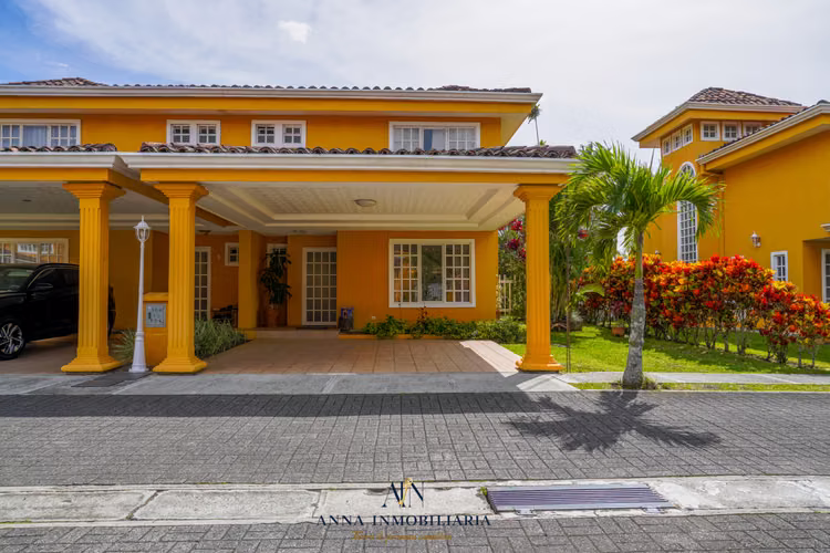 Casa en Exclusivo Condominio  Solo 11 Residencias | San Vicente de Moravia