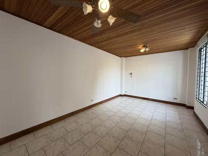CASA ESQUINERA CON USO DE SUELO MIXTO EN ROHRMOSER! P622 - Imagen 4