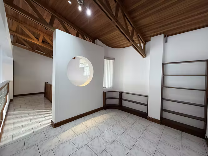 CASA ESQUINERA CON USO DE SUELO MIXTO EN ROHRMOSER! P622 - Imagen 17