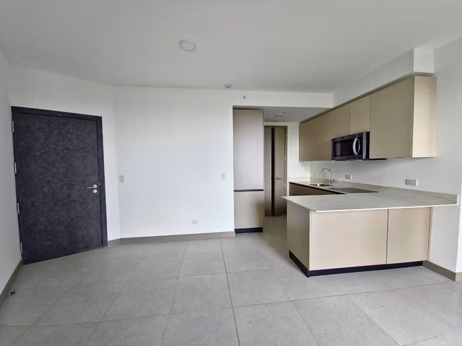 ALQUILER APARTAMENTO EN NÚCLEO SABANA | 2 HABITACIONES | BALCÓN CON VISTA | 1 PARQUEOS | $1,400 - Imagen 3