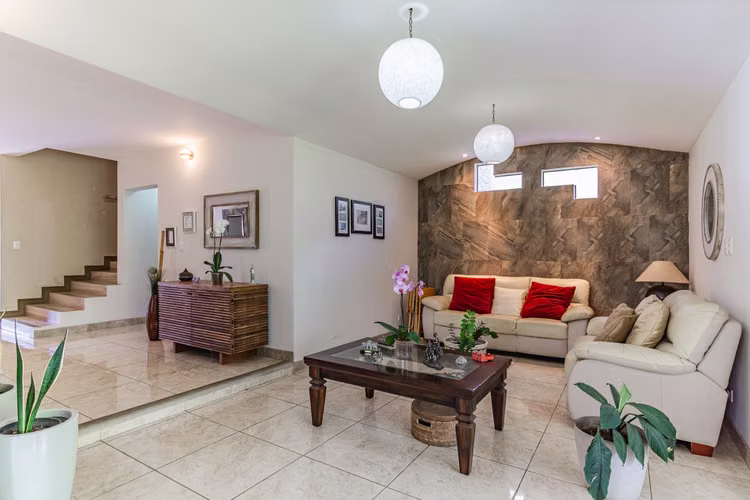 Venta de Casa de 4 Habitaciones en La Guácima, Alajuela - Imagen 2