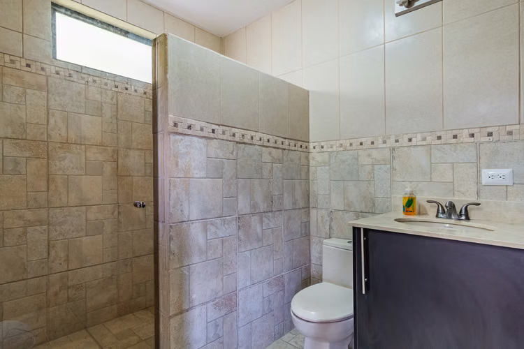Venta de Casa de 4 Habitaciones en La Guácima, Alajuela - Imagen 14