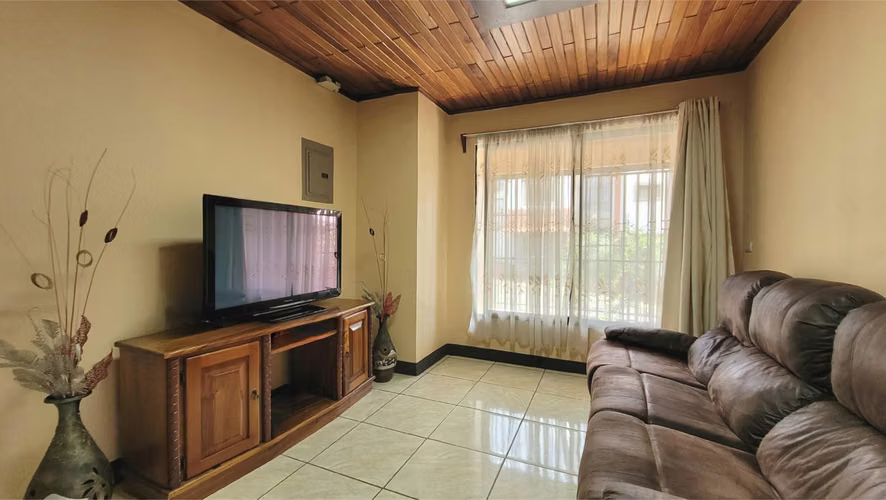 Casa muy bien localizada en San Pablo de Heredia