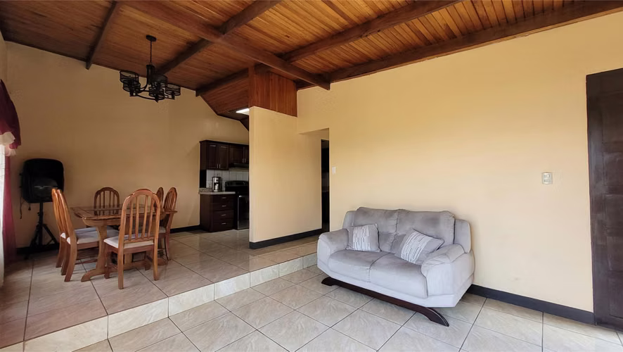 Casa muy bien localizada en San Pablo de Heredia