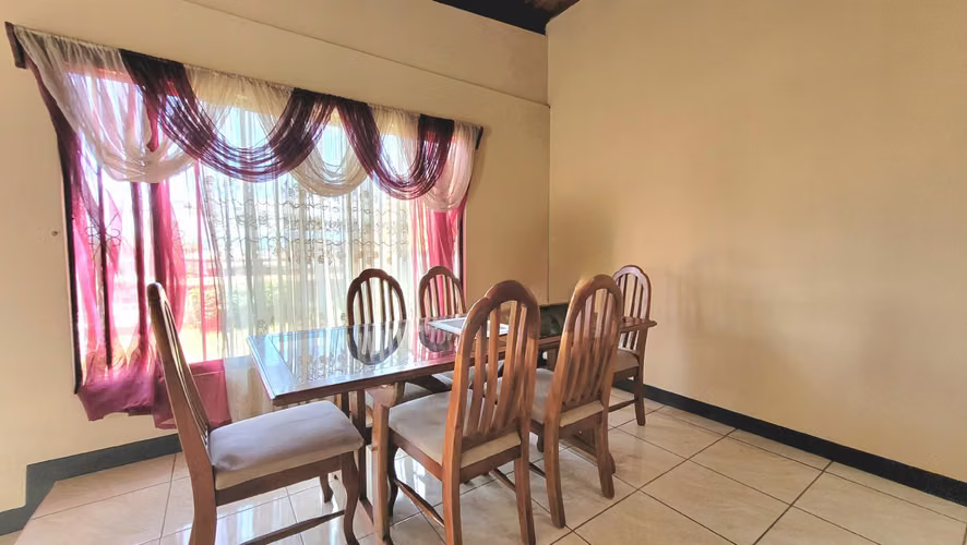 Casa muy bien localizada en San Pablo de Heredia