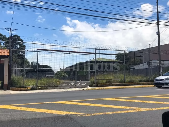 Alquiler de Lote Comercial sobre Calle Nacional ID#40515