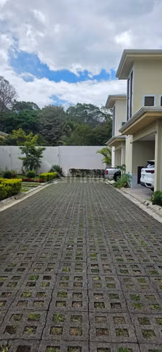 id 42688 Venta de hermosa Casa en Residencial Alta Monte - Imagen 3