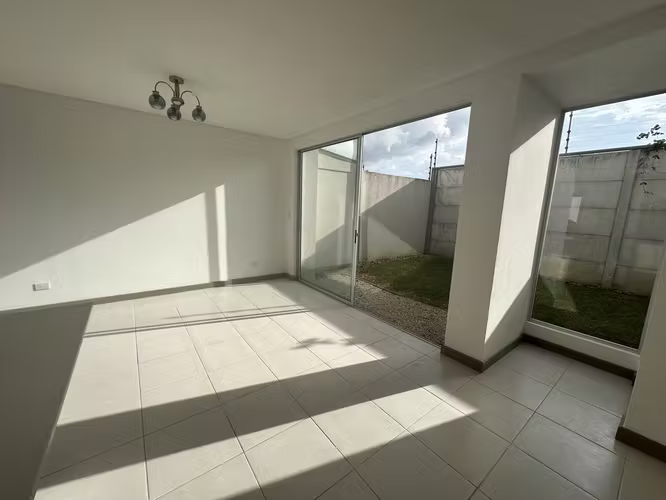 ALQUILER DE CASA EN CONDOMINIO BLUE, LOS ARCOS - Imagen 13