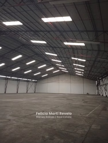 ALQUILER Bodega con andén en Parque Industrial TIBAS $8.5 x m2