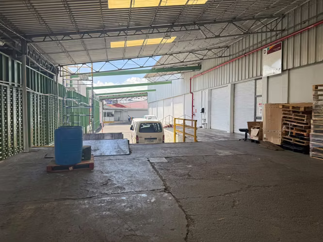 ALQUILER Bodega con andén en Parque Industrial TIBAS $8.5 x m2 - Imagen 2