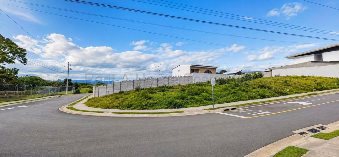 LOTE EN VENTA EN RESIDENCIAL JARDINES DE SANTA CRUZ - SAN ISIDRO DE HEREDIA - Imagen 5