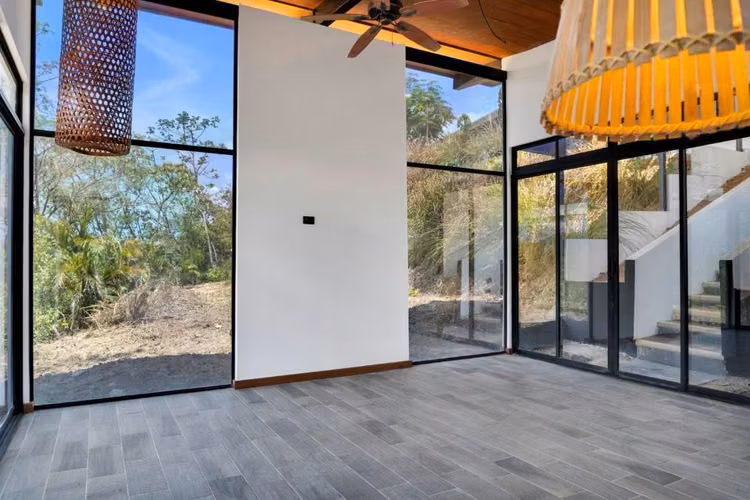 Hermosa Casa en Residencial Turrubares - Imagen 5