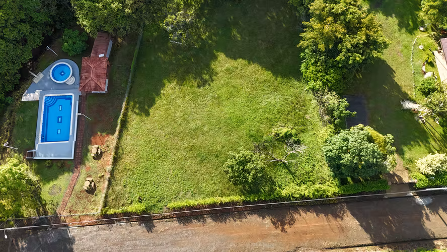 Lote en condominio con piscina  HG - Imagen 2