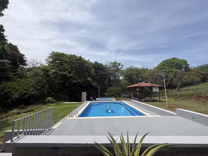 Lote en condominio con piscina  HG - Imagen 10