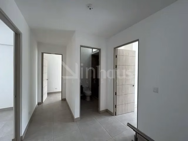 id # 42400 Venta de Casa en Condominio Ayarco Boulevard - Imagen 4