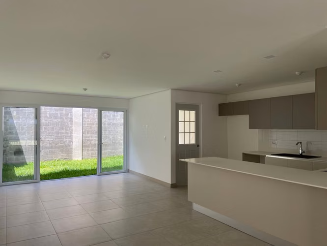 VENTA Y ALQUILER DE CASA EN SOURCE LIVING CON LÍNEA BLANCA - Imagen 3
