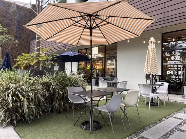 PI-52 VENTA  DE 4 LOCALES COMERCIALES EN BARRIO ESCALANTE - Imagen 5
