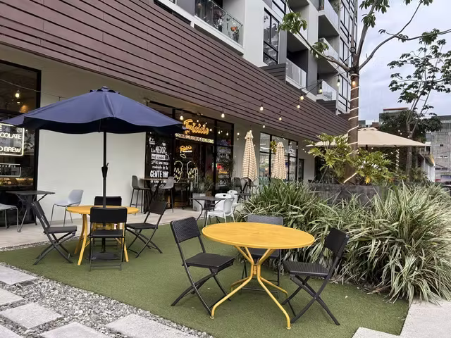 PI-52 VENTA  DE 4 LOCALES COMERCIALES EN BARRIO ESCALANTE - Imagen 6