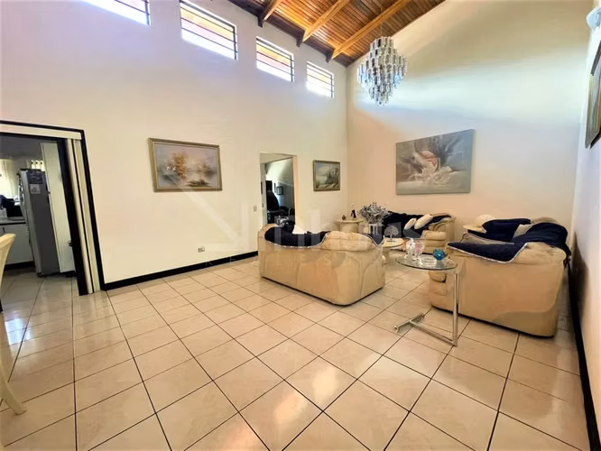 id # 39884 Venta de casa en Lomas de Ayarco Sur, Curridabat - Imagen 2