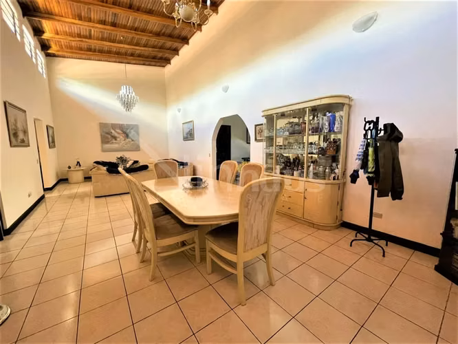 id # 39884 Venta de casa en Lomas de Ayarco Sur, Curridabat - Imagen 3