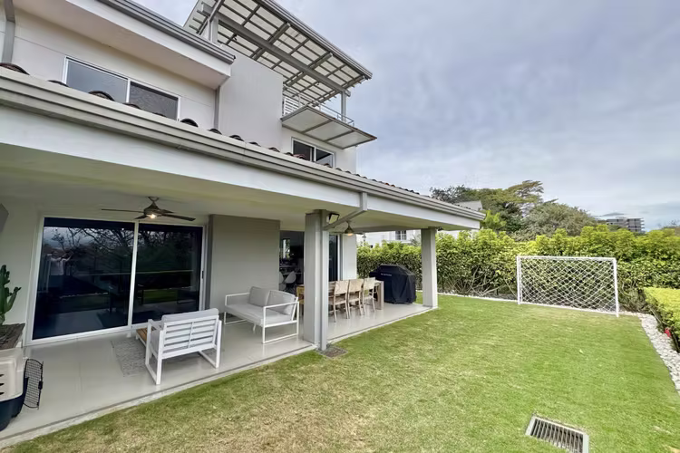 Se Vende Casa de 3 niveles en Escazú, Condominio Vistas de Escazú - Imagen 9