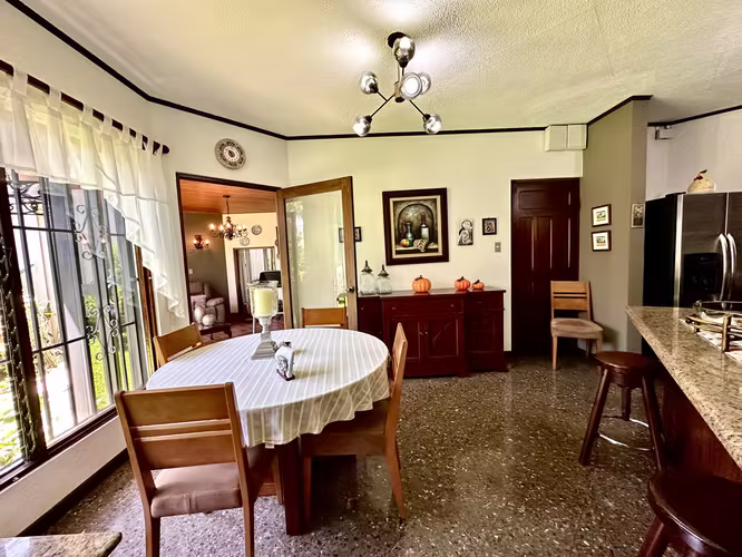 SE VENDE CASA USO MIXTO O RESIDENCIAL EN SABANA SUR - Imagen 13