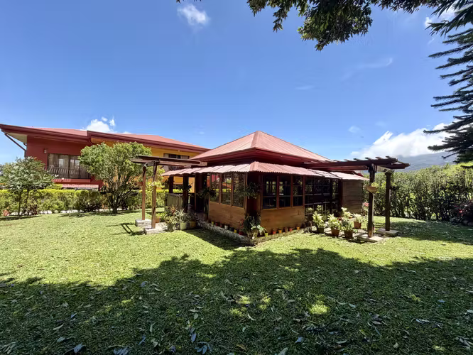 Casa en venta San José de la Montaña, Barva, Heredia