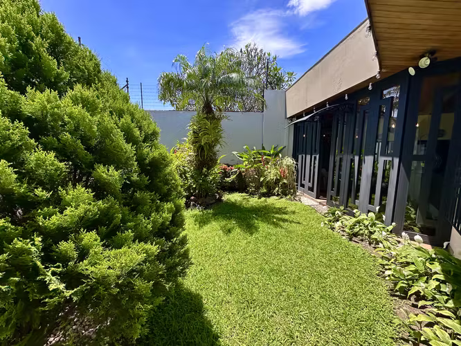 SE VENDE CASA EN SABANA SUR USO MIXTO Y RESIDENCIAL