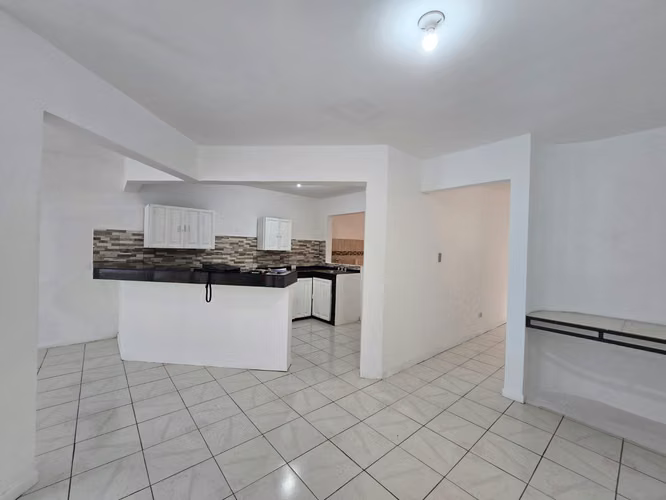 VENTA DE CASA EN ROHRMOSER OPORTUNIDAD
