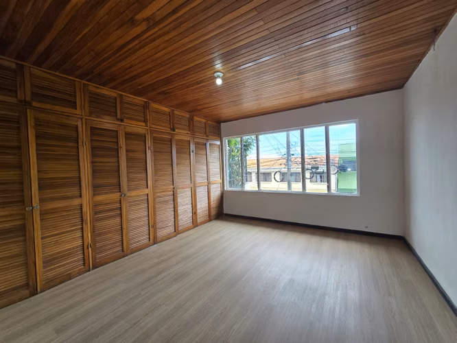 VENTA DE CASA EN ROHRMOSER OPORTUNIDAD