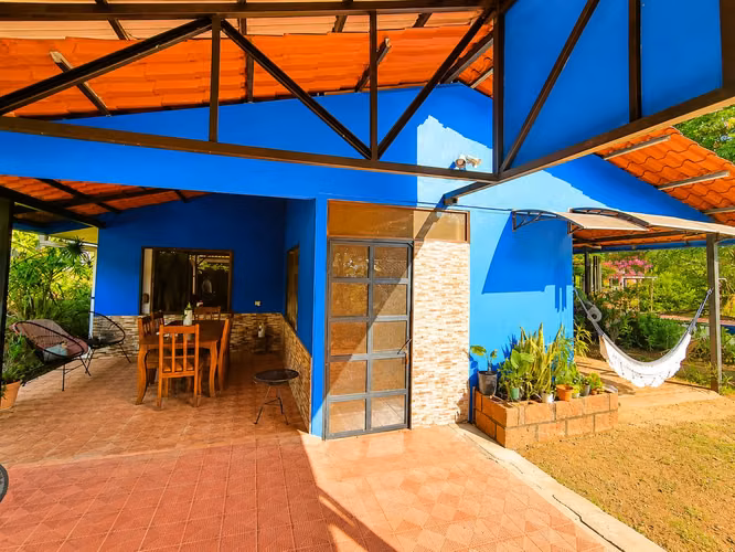 Venta de propiedad con dos Casas Condominio Mallorquina, Esparza - Imagen 9