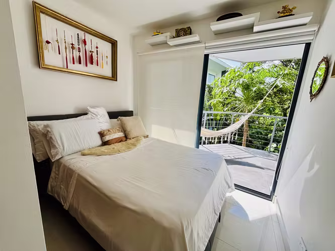 Rebajado. Totalmente amueblado, rodeado de naturaleza en Condominio en Rio Oro, Santa Ana.