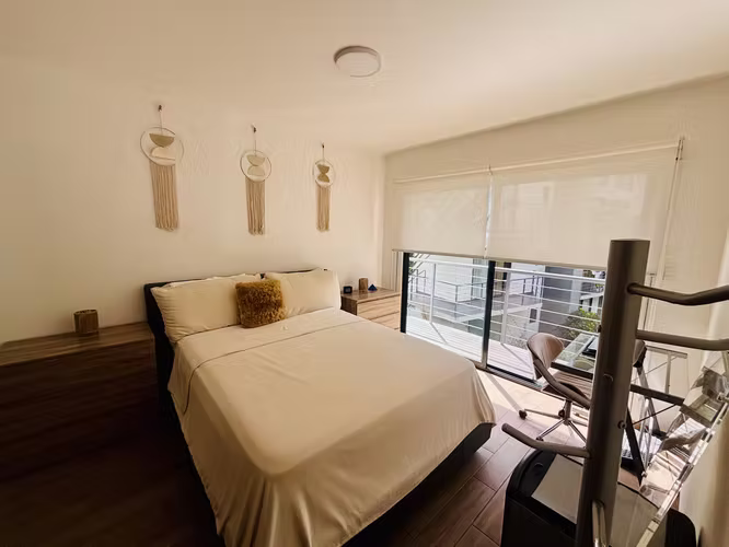 Rebajado. Totalmente amueblado, rodeado de naturaleza en Condominio en Rio Oro, Santa Ana.