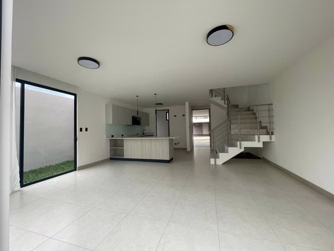 Lindora Village Casa Nueva · Santa Ana, San José · 3 hab · 185 m²