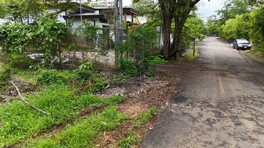 Lote 957 m² uso mixto en el Corazón de Playa Grande – Medidor de agua Instalado - Imagen 10