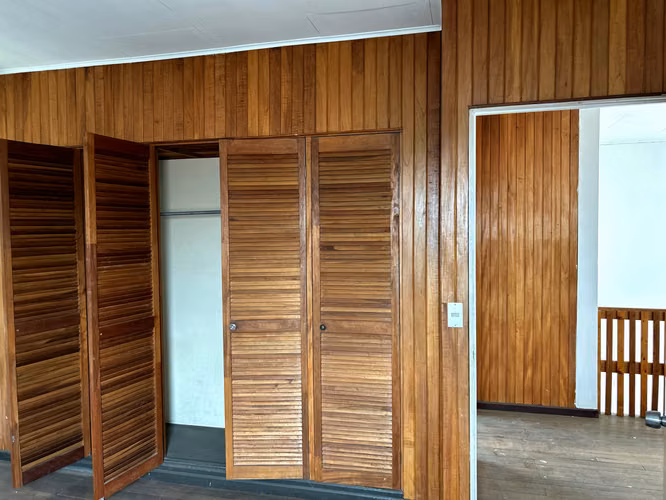 ¡OPORTUNIDAD DE INVERSIÓN! Gran terreno de 373 m²  y 472 m² con alto potencial. - Imagen 8