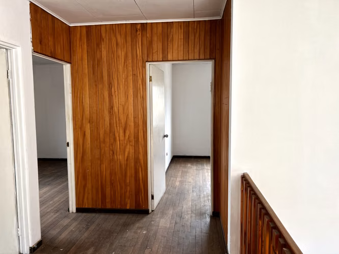 ¡OPORTUNIDAD DE INVERSIÓN! Gran terreno de 373 m²  y 472 m² con alto potencial. - Imagen 9