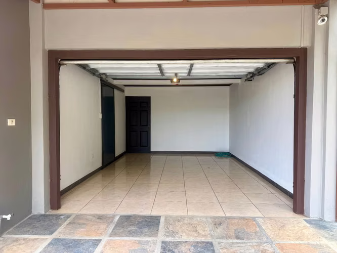 3 Lots= 2 Casas + Lote, =1,446 m² de bienes raices-Premium de Uso Mixto -Ciudad Quesada