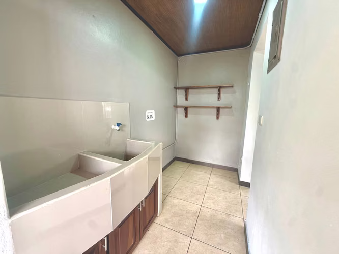 3 Lots= 2 Casas + Lote, =1,446 m² de bienes raices-Premium de Uso Mixto -Ciudad Quesada