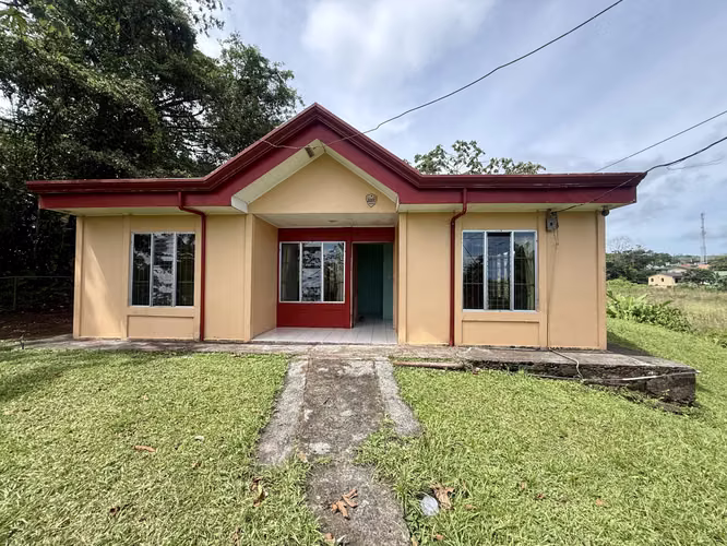 3 Lots= 2 Casas + Lote, =1,446 m² de bienes raices-Premium de Uso Mixto -Ciudad Quesada